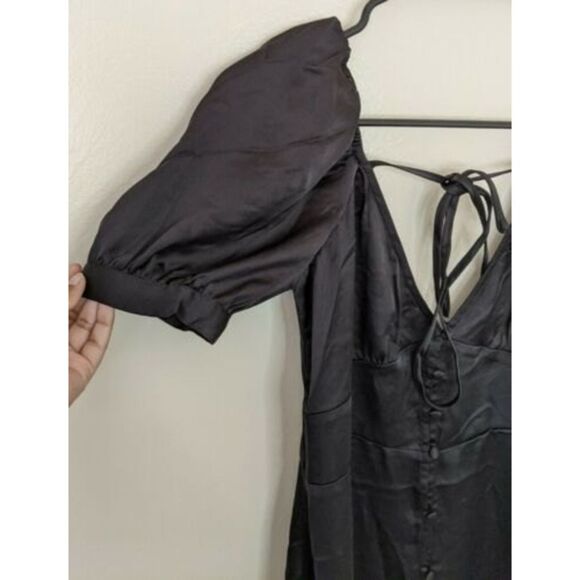 Forever 21 Small Black Button Front Hi-Lo V-Neck Short Sleeve Dress - Picture 6 of 11